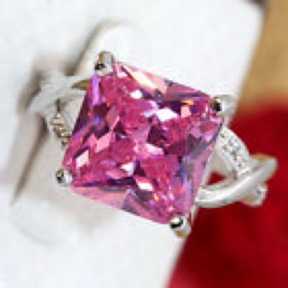 Beautiful large square pink stone in silver setting - Picture 2 of 3